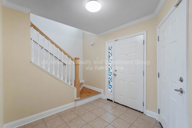 Building Photo - 747 Majestic Dr