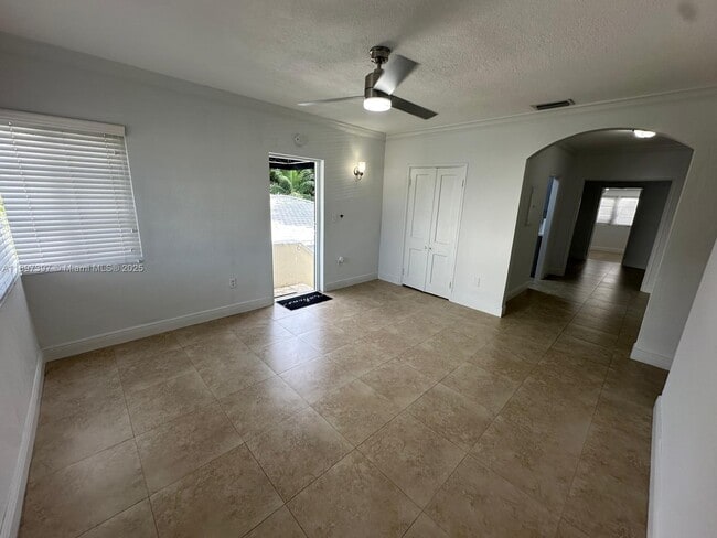 Building Photo - 3233 S Le Jeune Rd