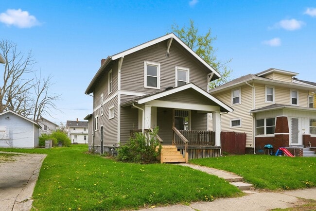 Foto del edificio - Updated 3BR with Fresh Finishes