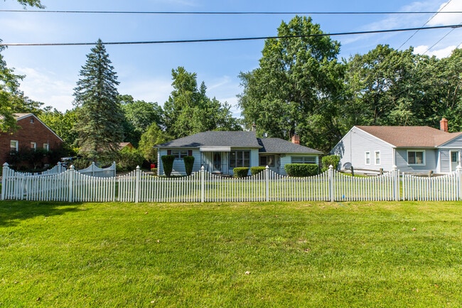 Building Photo - 21272 Mada Ave