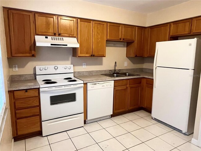 Building Photo - 37240 Embassy Pk Ln