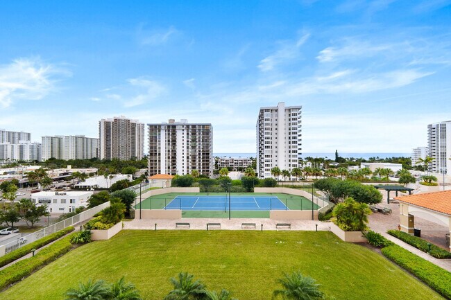 Foto del edificio - 3020 NE 32nd St
