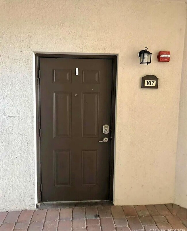 Foto del edificio - 8650 NW 97th Ave