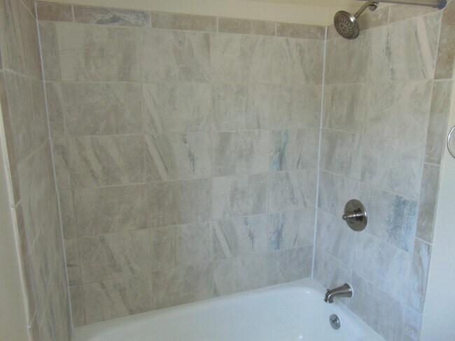 Foto del edificio - 5253 Cedgate Rd