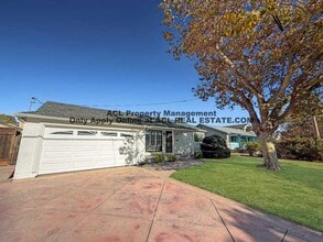 Building Photo - 17268 Via Carmen