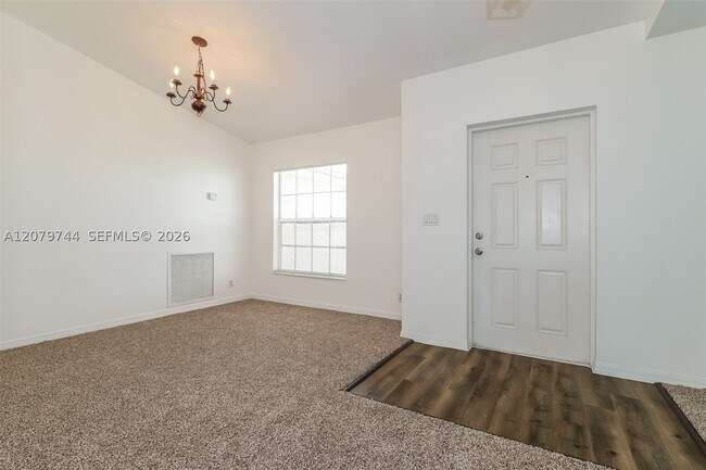 Foto del edificio - 2831 SE Hutchings Ave