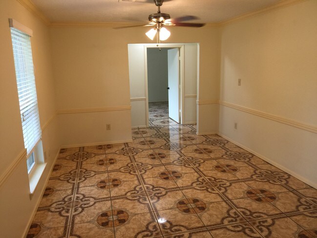 Foto del edificio - 2123 Yorktown Ct S