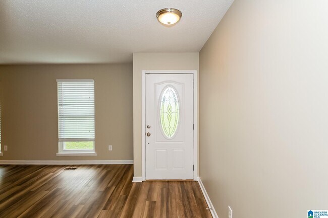 Foto del edificio - 720 Twin Ridge Dr