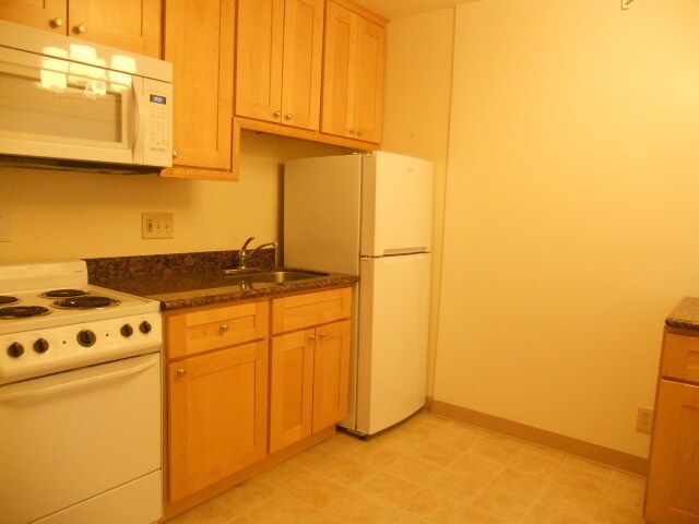 Photo - Large studio with a fenced in patio,  944 Kiely Blvd. #F, Santa Clara, CA 95051