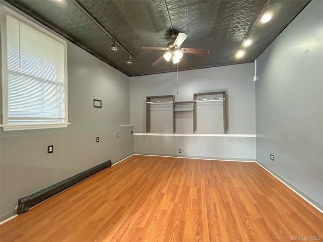 Foto del edificio - 51 Worrall Ave