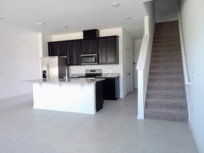 Building Photo - Brand New Town Home  3 bedroom 2.5 baths w...
