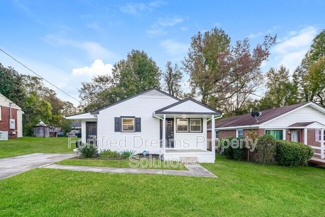 Building Photo - 1615 Eastwood Ave