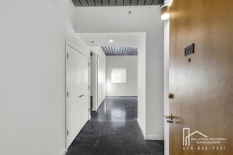 Building Photo - 620 Glen Iris Dr NE