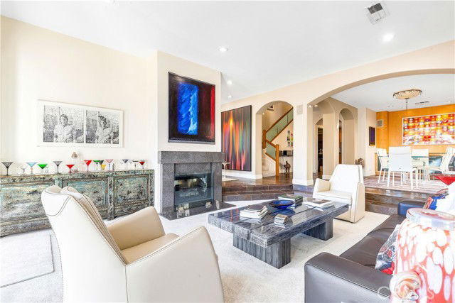 Foto del edificio - 319 Orchid Ave