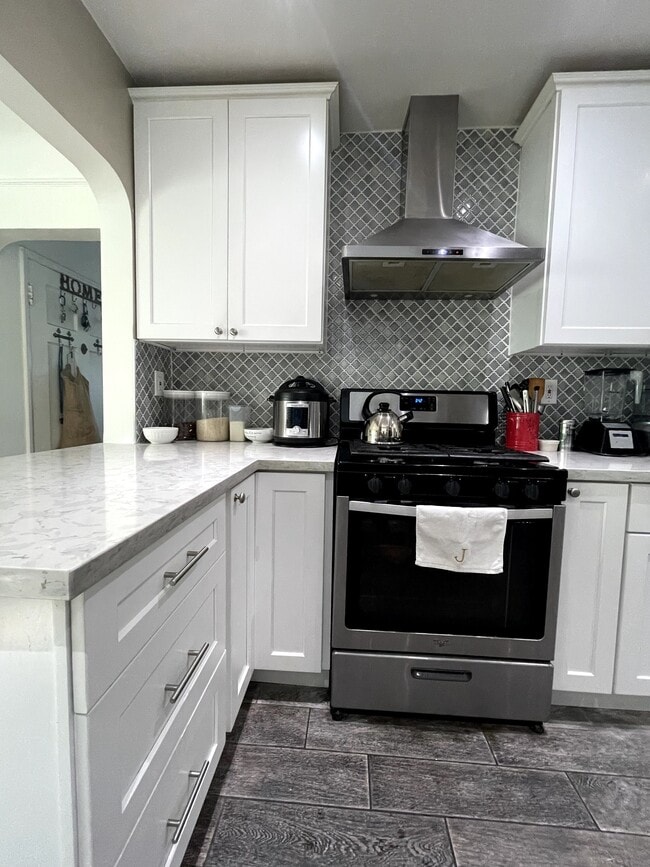 Foto del edificio - 2348 Warwick Ave