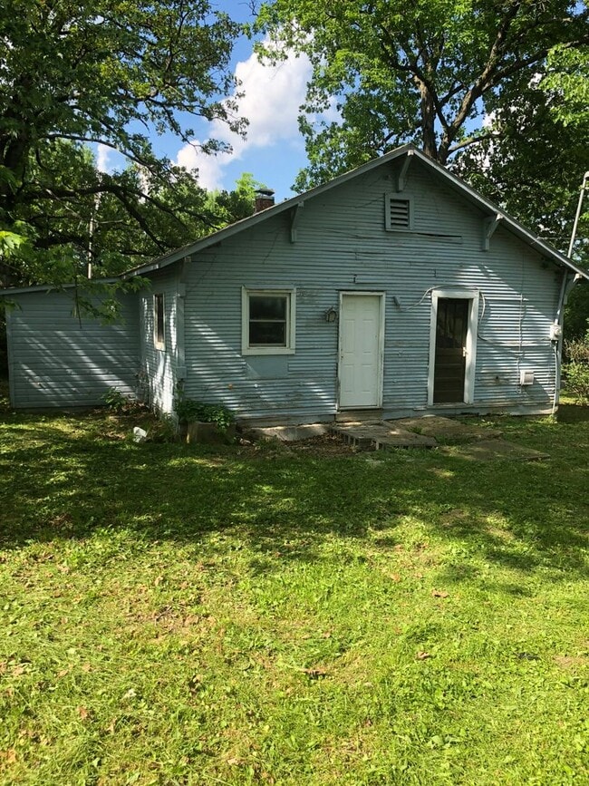 Building Photo - New Listing $390 month $800 down