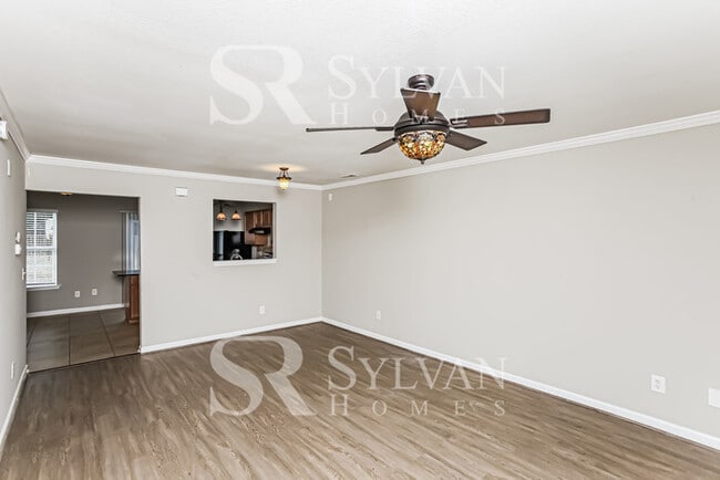 Building Photo - Fall in love with this beautiful home!