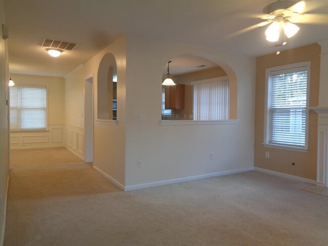 Building Photo - 509 Brickstone Dr