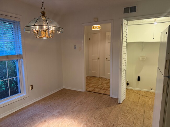 Building Photo - 3093 Littlefield Cove