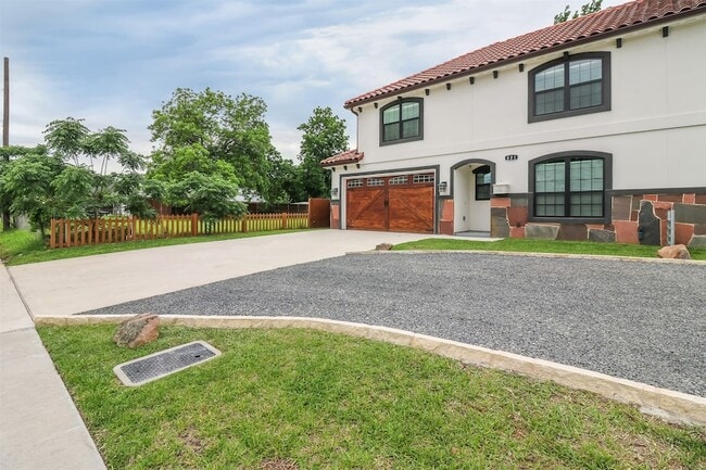 Photo - 621 N Nursery Rd Apartment