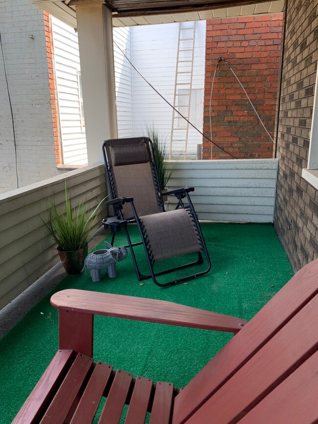 Foto del edificio - 4760 Broadview Rd