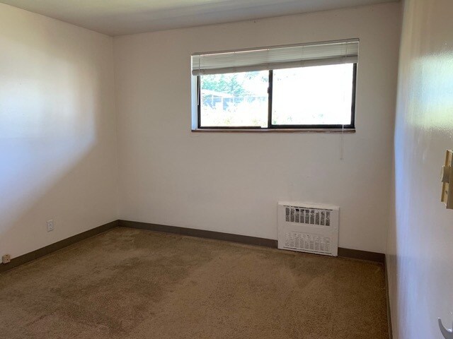 Building Photo - 3047 24th Ave W