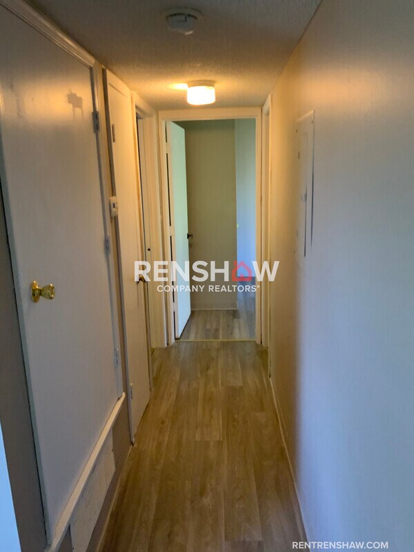 Foto del edificio - 142 Harrison Rd