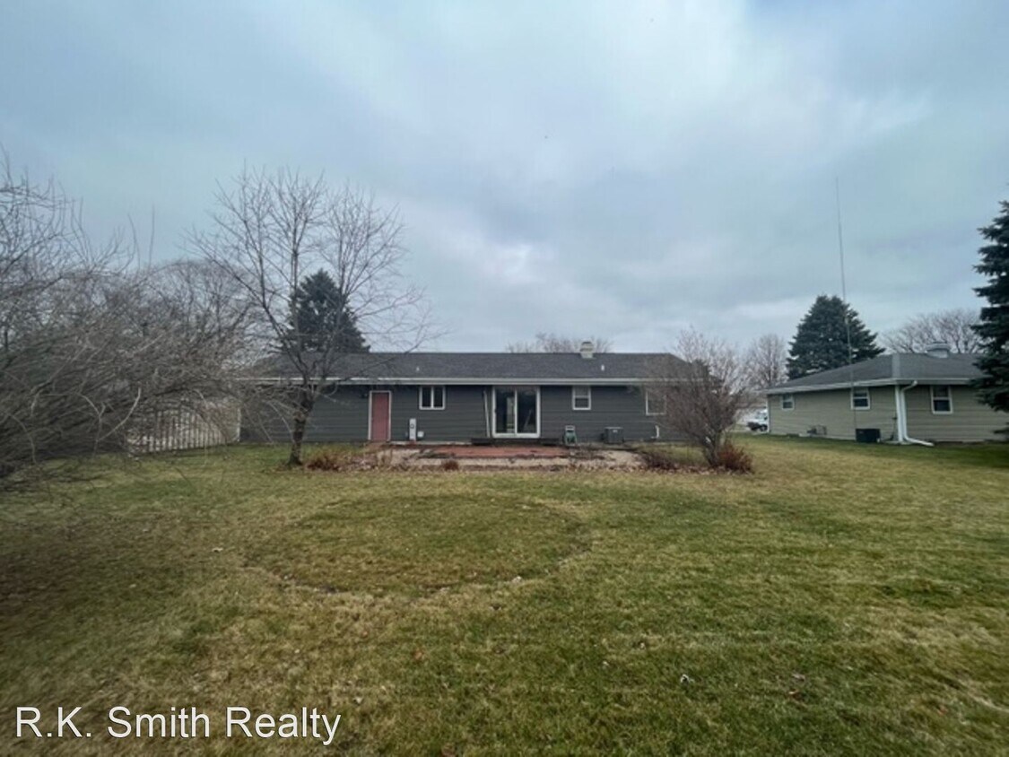 Building Photo - 3 br, 1.5 bath House - 4432 Hearthstone Dr.