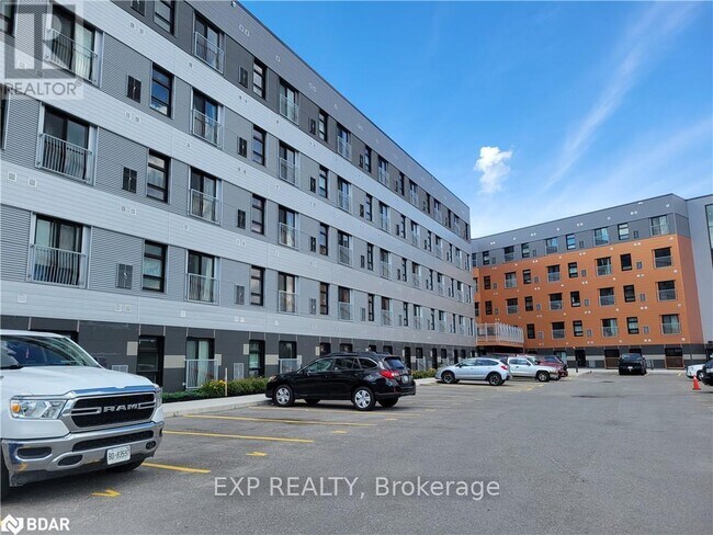 Photo du bâtiment - 75-275 Barrie Rd
