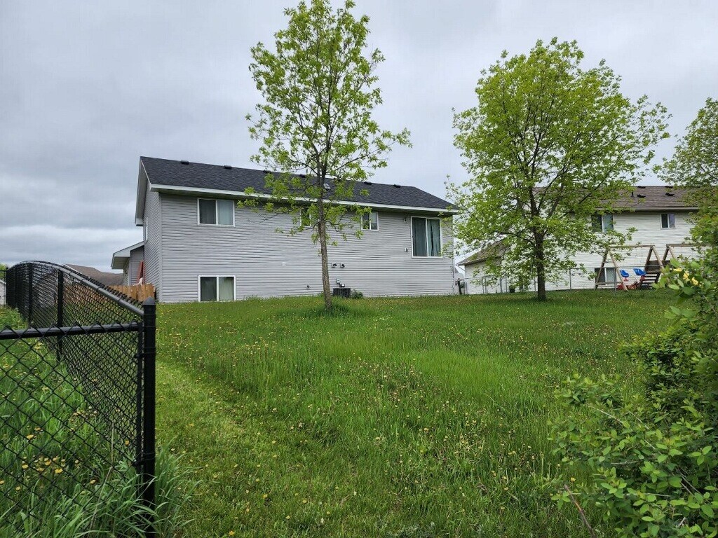 Building Photo - 747 Harrison Dr