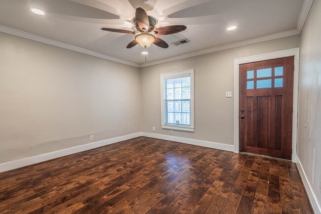 Foto del edificio - 726 E 26th St