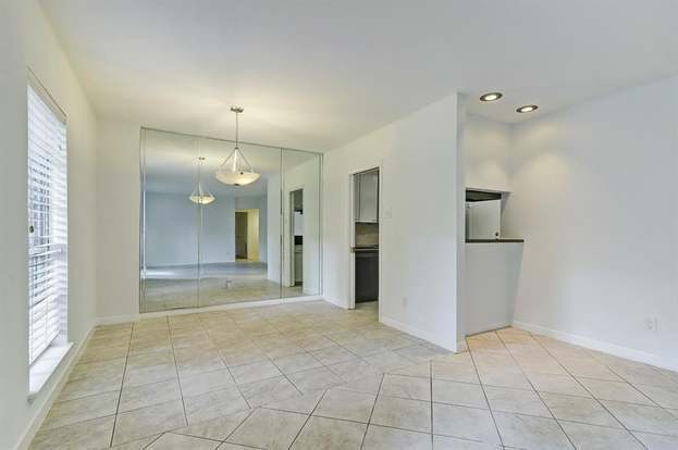 Building Photo - 2822 Briarhurst Dr