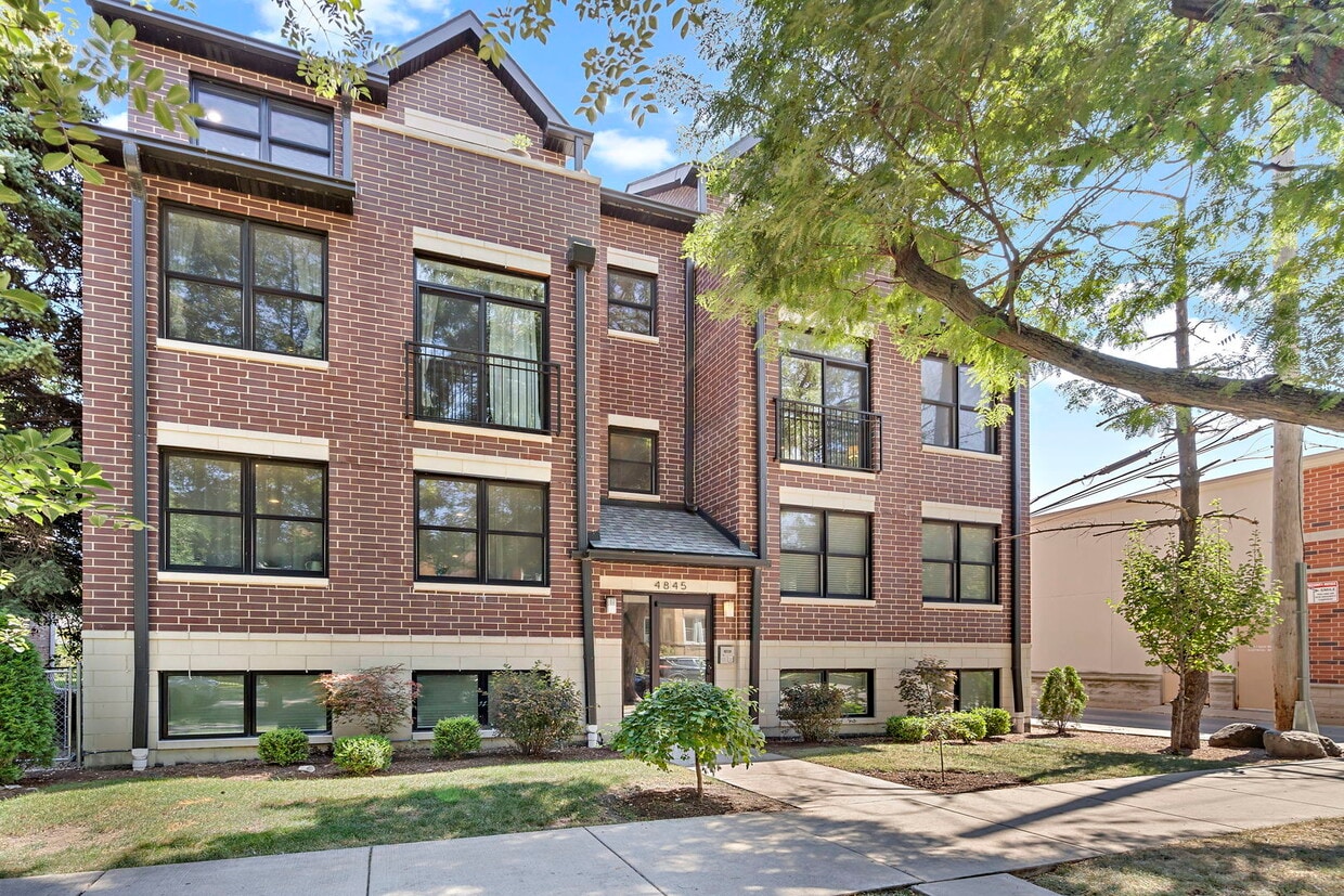 Primary Photo - 4845 N Keystone Ave
