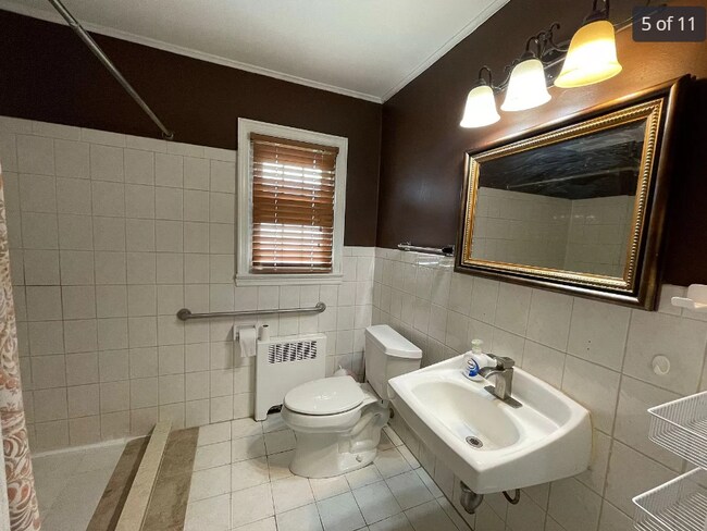 Foto del edificio - 93 Raritan Ave