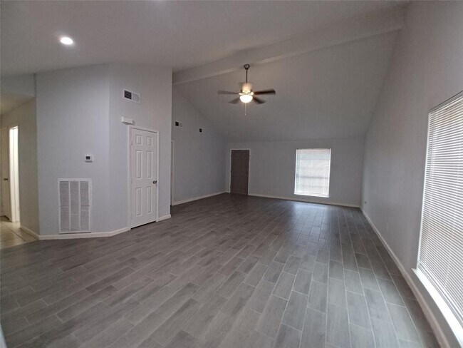 Foto del edificio - 6914 Foxfield Ln