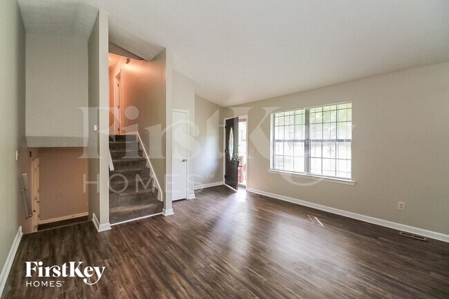 Foto del edificio - 7210 Buck Creek Dr