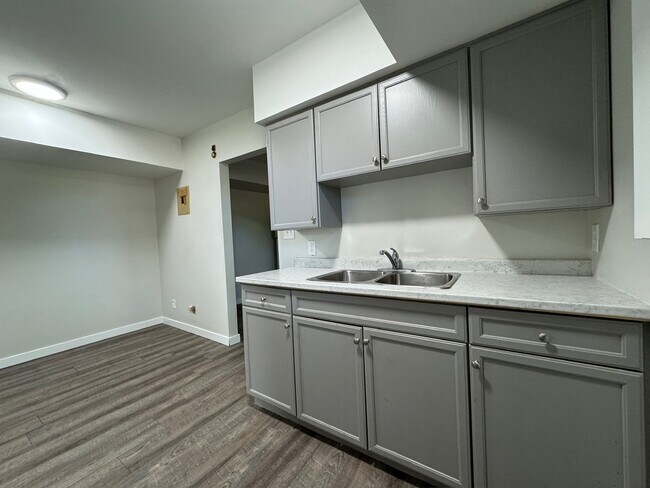 Building Photo - 1 Bedroom 1 Bathroom!