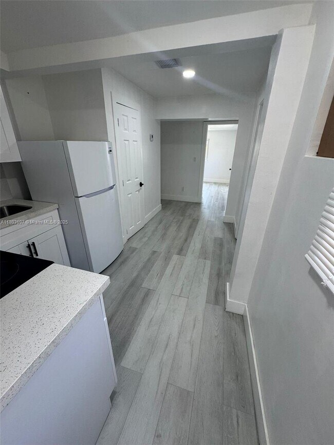 Foto del edificio - 720 NW 56th St
