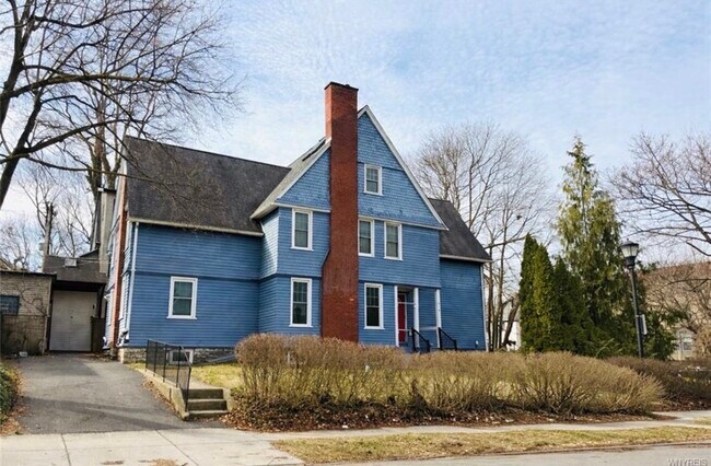 Building Photo - 619 Elmwood Ave