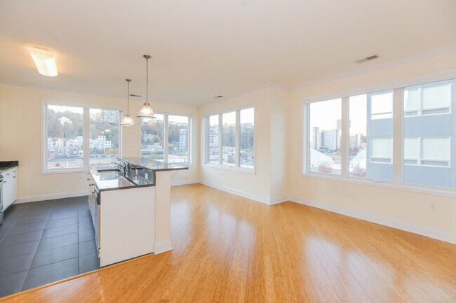 Foto del edificio - Edgewater Harbor Residential