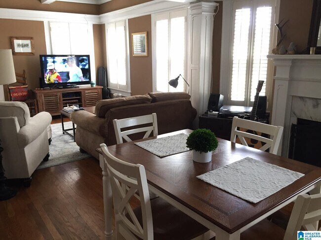 Building Photo - 2620 Highland Ave