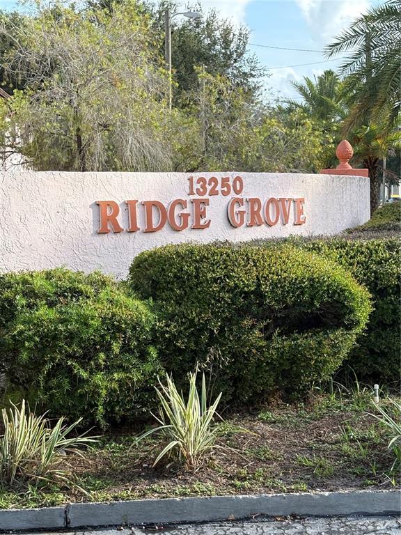 Foto del edificio - 13250 Ridge Rd