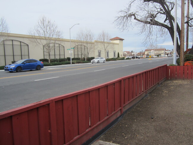 Building Photo - 1351 Scott Blvd