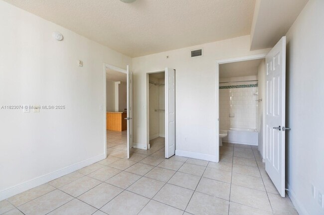 Foto del edificio - 423 NE 23rd St