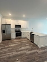 Building Photo - 10047 Amicola St