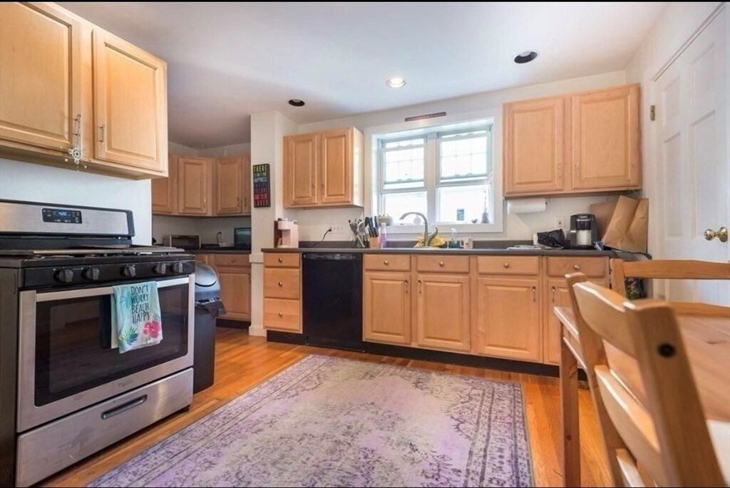 Primary Photo - 6 Seagrave Rd