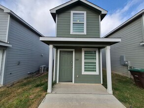 Building Photo - 7109 Elm Cv