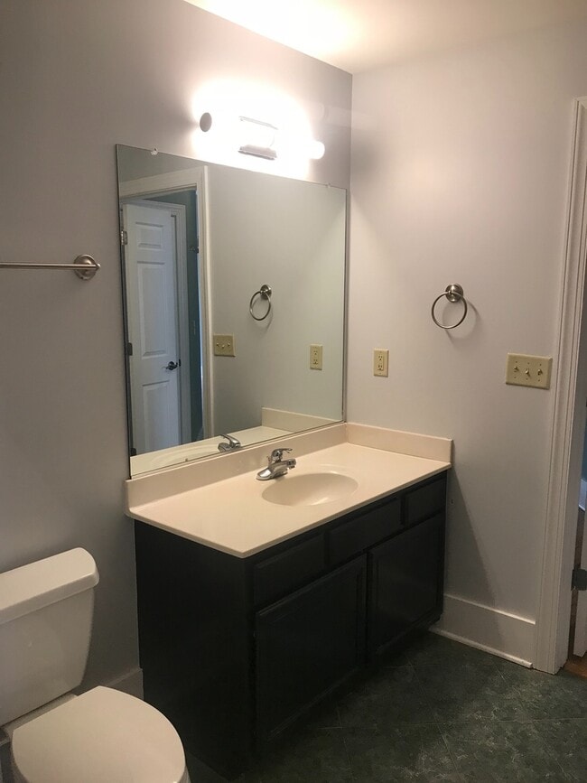 Building Photo - 1 W FIFTH ST UNIT 205