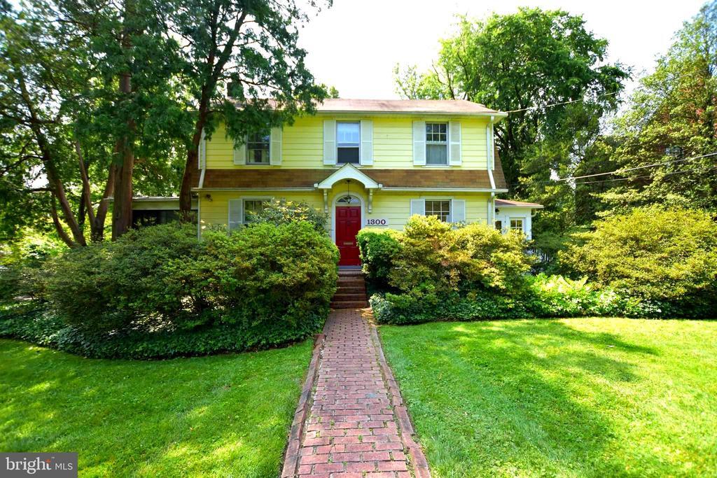 Primary Photo - 1300 Noyes Dr