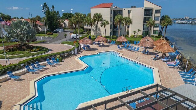 Building Photo - 5736 Del Sol Blvd